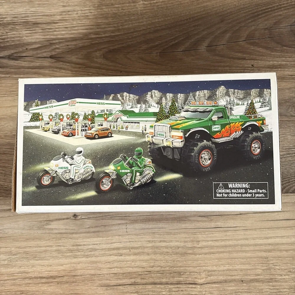 Hess Toy Monster Truck With Motorcycles MonsterTruck 2007 Gas Station 🆕